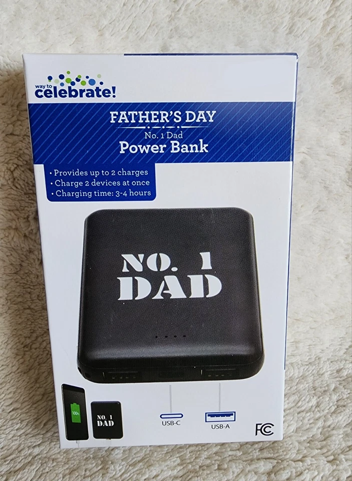 NWT Black Power Bank "NO 1 DAD", 500 mAh battery capacity, Compact and portable - Image 2 of 4