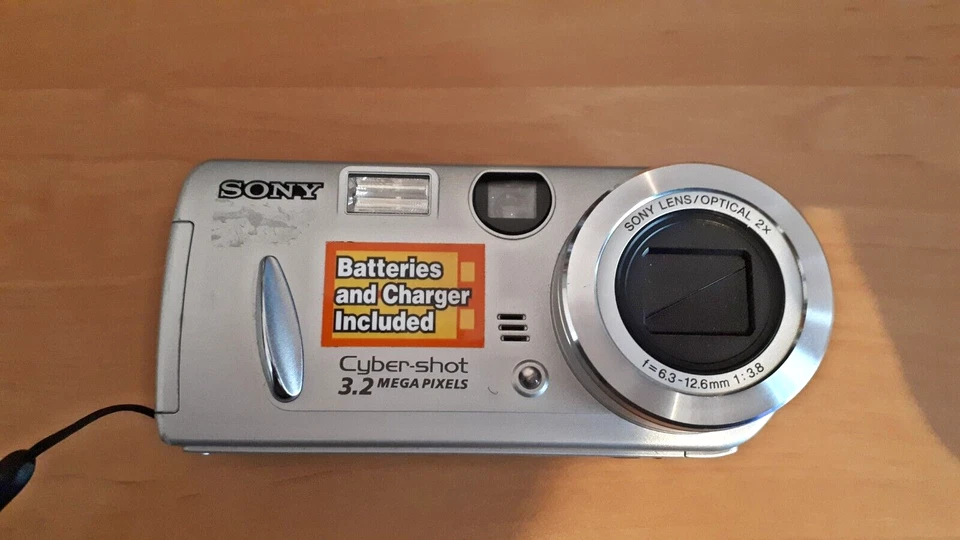 Цифровая камера Sony DSC-P52 Cyber-Shot 3,2 Мп - Изображение 2 из 4