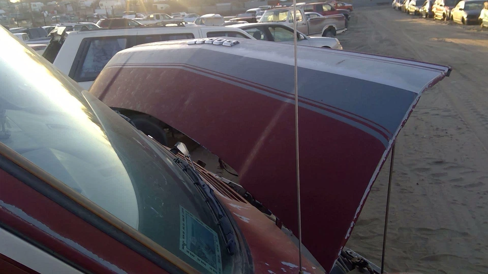 Dodge Ram Van 250 81-93 capó OEM granilado rojo Foto 2 de 4