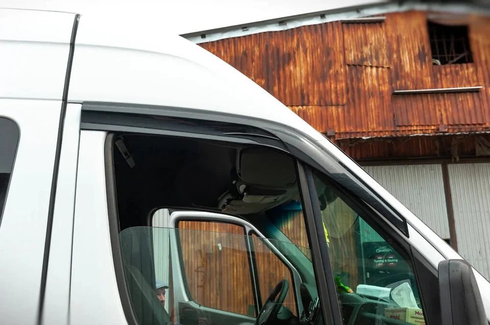 MERCEDES SPRINTER W906/W910 2006-2023 EXTERNAL FIT WIND RAIN GUARD DEFLECTORS - Image 3 of 4