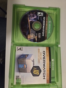 Xbox One Series S 1681 500 GB + 1TB Seagate Game Drive + 9 Games + Controllers