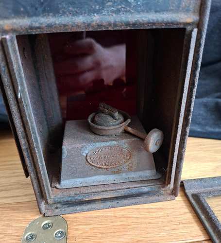VINTAGE JOHN PHILLIPS LIGHT OF LONDON RAILWAY LANTERN LAMP COMPLETE WITH BURNER - Picture 9 of 10