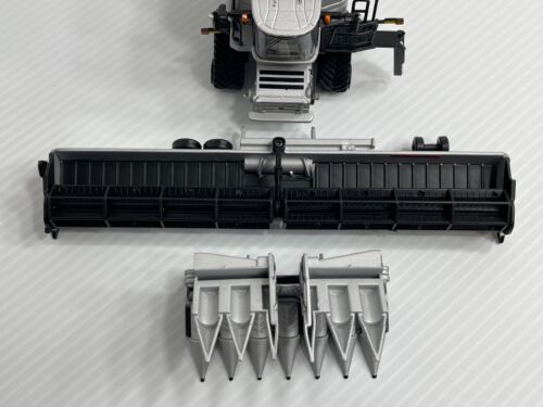 1/64 Scale - ERTL Case IH 8250 Combine (2020 Farm Show Special Silver Edition) - Picture 12 of 15