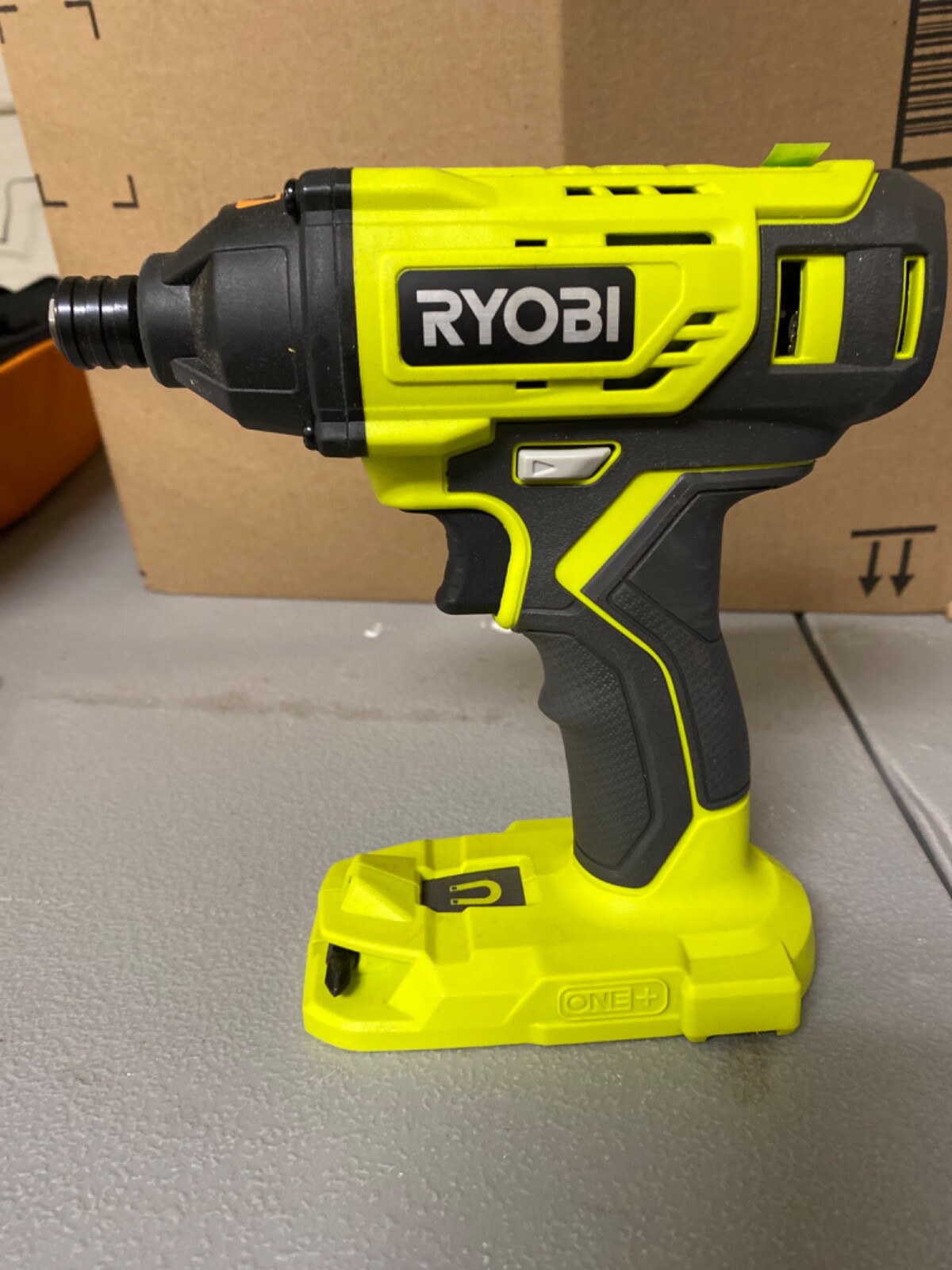 Ryobi P235 1/4