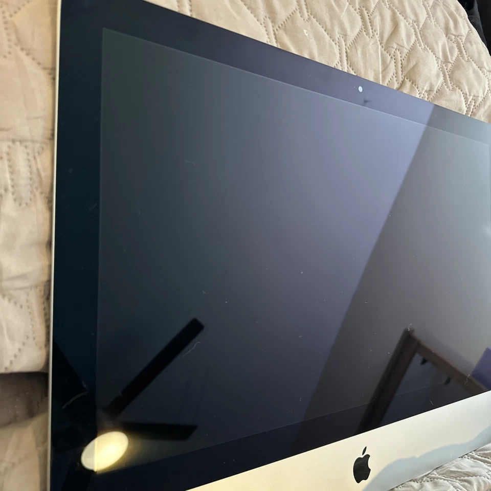 Apple iMac 21.5” 4k 2017 - Image 2 of 4
