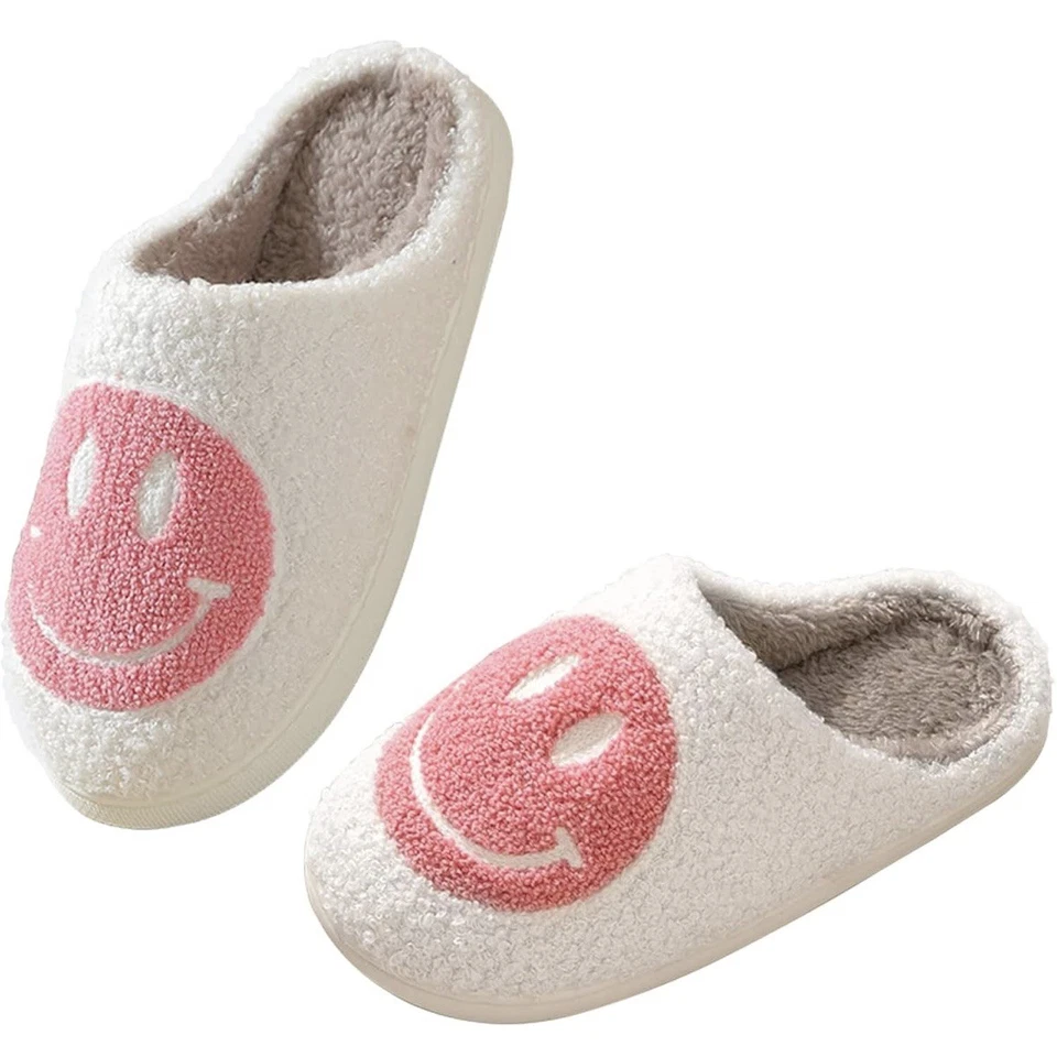 NUEVAS Zapatillas Smiley Face Para Mujer Talla 5/6 Blanco Rosa Suave Sherpa Sin Cordones Acogedoras Foto 4 de 4