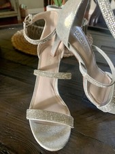 Beautiful Silver w/ Rhinestone Heels Wedding,Party,Dancing,Special Occassion 