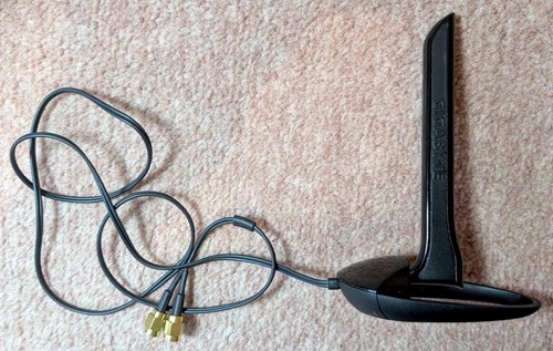 GIGABYTE 12CR5-1ANT02-11R 802.11a/b/g/n/ac Wireless WiFi + Bluetooth Antenna
