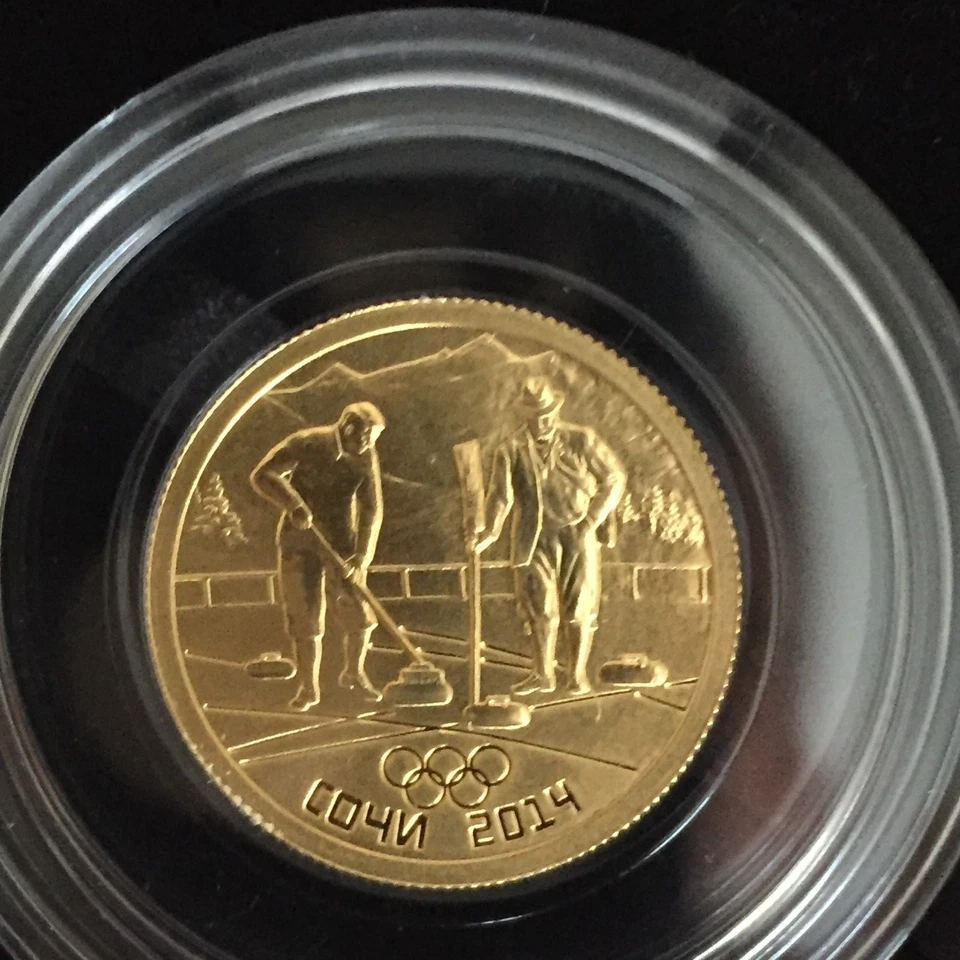 DOS 1/4 oz. Monedas de oro puro - Curling and Bobsleigh: Sochi 2014 Juegos Olímpicos de Invierno Foto 4 de 4