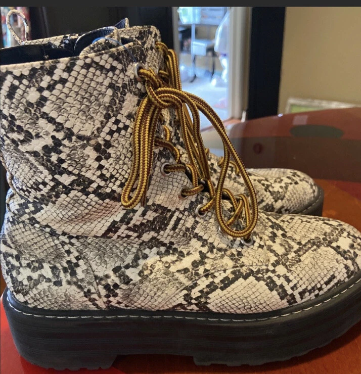 H&m snake best sale boots