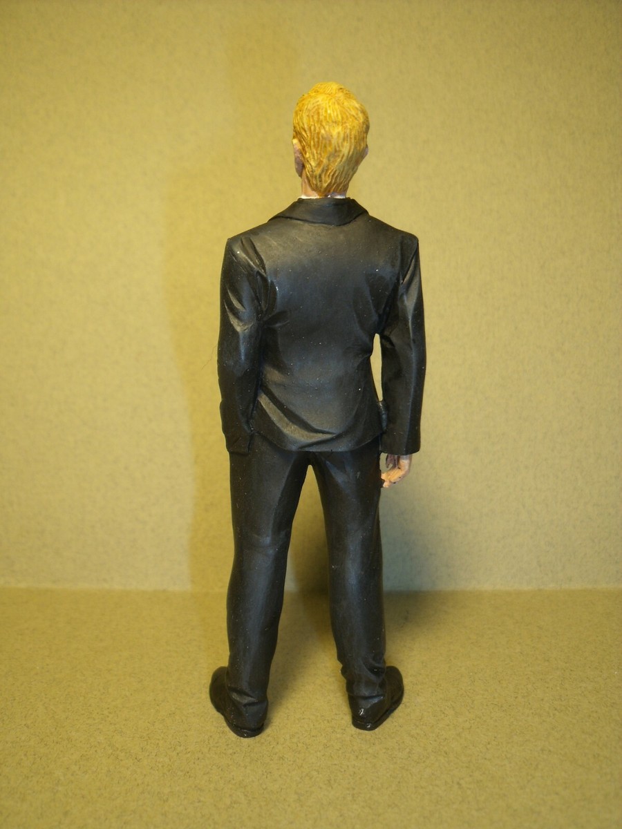Figurine James Bond Daniel Craig - Aston Martin 1/18, Minichamps Résine