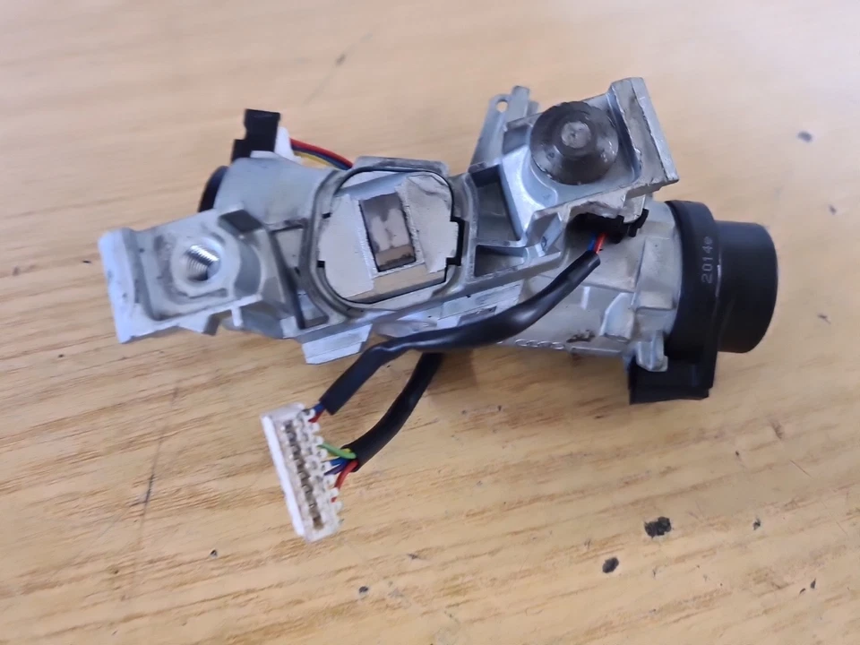 2014 AUDI A3 MK3 8V IGNITION BARREL + KEY 5Q0905865 / 8V0837220 - Image 4 of 4