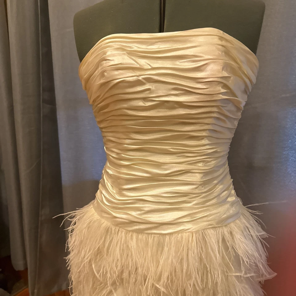 David's Bridal Strapless satin and feather short cocktail dress - Image 3 of 4