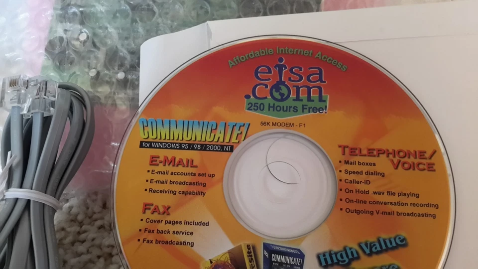 SmartLink 56,000 bps Internal Voice Fax Modem By Archtek v.90 PCI BUS - Image 3 of 4