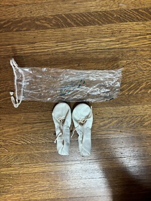 NIB  LA STRADA  ballet slippers p White Size 10 1/2 D