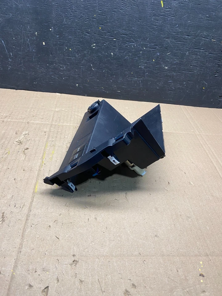 Toyota RAV4 2016 2017 2018 tablero moldura inferior con interruptor Eco Sport AUX OEM L9086 DG Foto 2 de 4