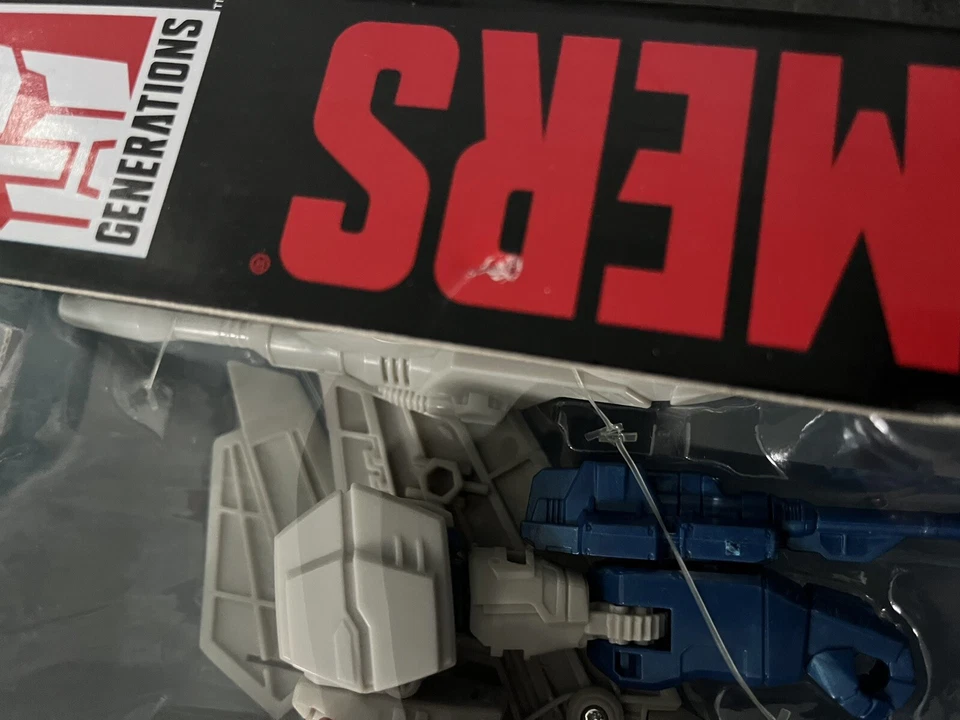 HASBRO TRANSFORMERS COMBINER WARS  LEADER SKYWARP and STARSCREAM ACTION FIGURES - Image 3 of 4