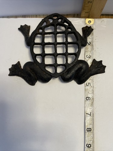 3 Rustic Vintage Cast Iron Trivets Frog Ceramic Sand Dollar Enamel Glass - Picture 3 of 23