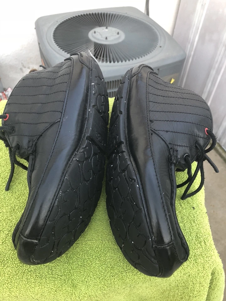 BOTAS CHUKKA UGG STAR WARS DARTH VADER ZAPATILLAS CON CORDONES TALLA 8, EDICIÓN 191 DE 968. Foto 2 de 4