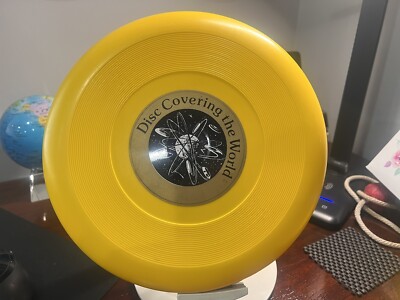 Wham-o Frisbee Super pro Knock off discovering the world label 136G