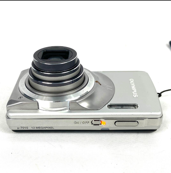 Olympus µ 7010 Digital Camera Compact Tested LCD Dot Issue