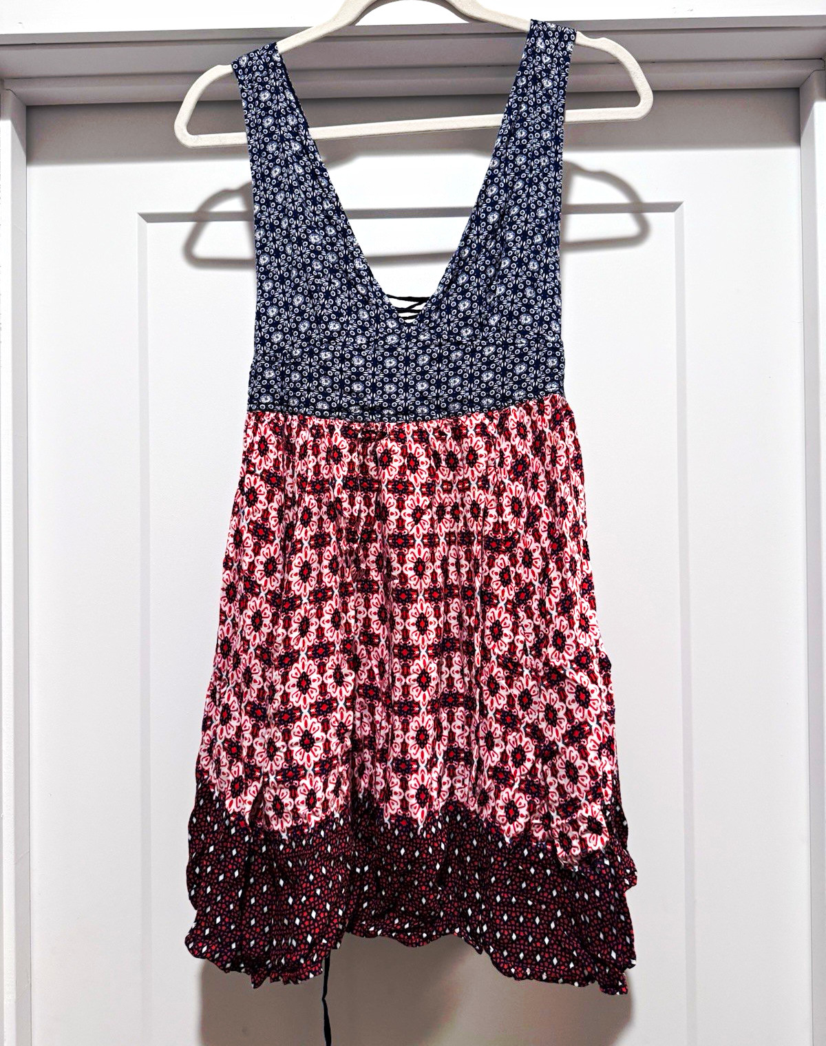 Lulu's Women’s Blue Pink Burgundy Floral V-Neck Smocked Lace-Up Mini Dress M