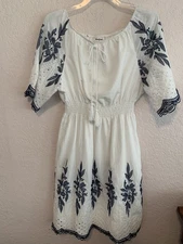 Kindred Anthropologie Boho Peasant vibes white w/blue embroidery Dress Size XL