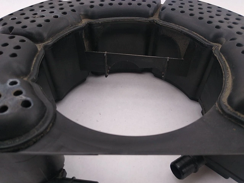 Bote de evaporación de carbón de vapor de combustible Audi TT MK2 8J 2,0 L 4 cilindros para 2008-2015 Foto 3 de 4