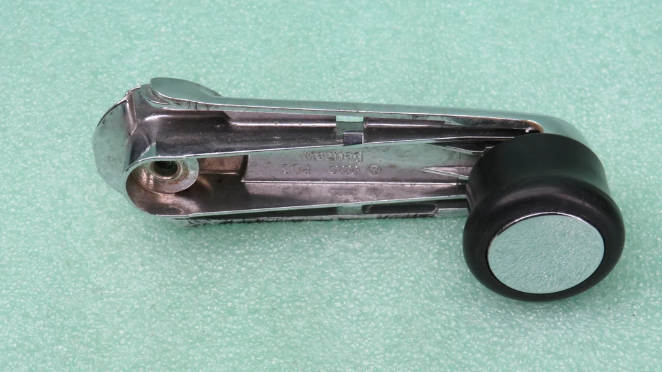 Audi 80 90 100 - Manivela de ventana / Regulador de ventana 443837581D/E ##203 Foto 4 de 4