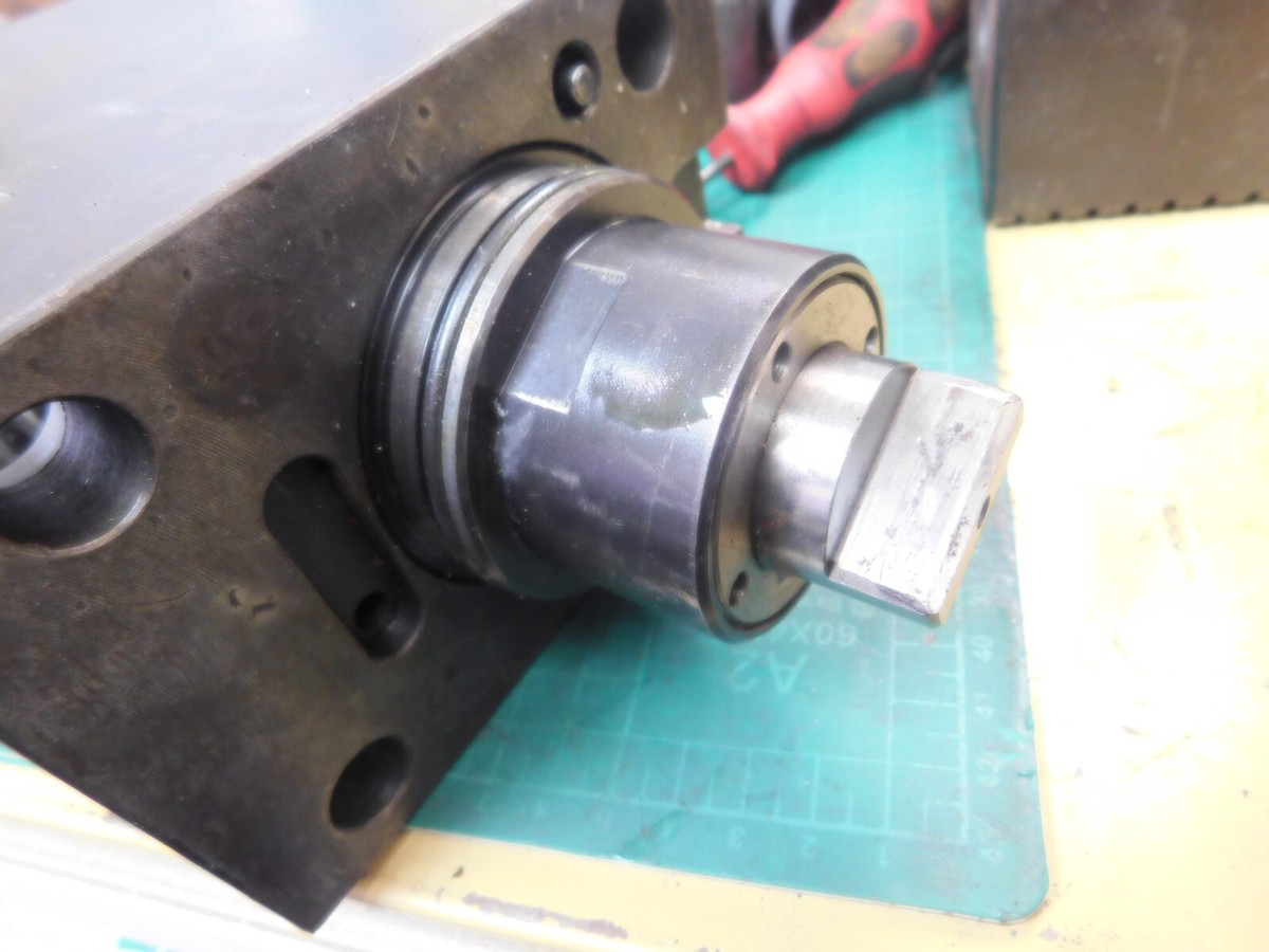 NACHI Live Right Angle Tool Holder ER32 Collet Chuck | eBay