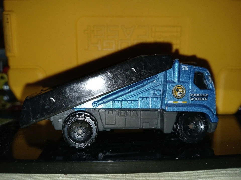 Matchbox Carrier Rollback, Obras Públicas, Azul, Suelto, 1/64 Foto 2 de 4