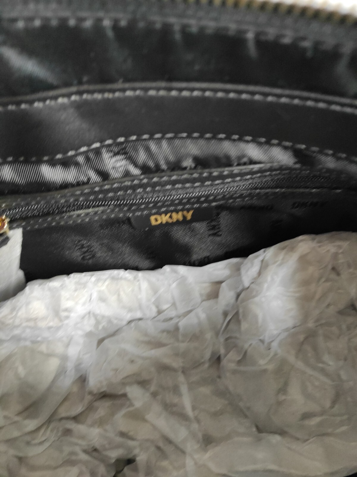 Dkny 🗽 Black Cambridge Mini Satch Bag , Air pod Holder Bnwt Rrp$178 image 8