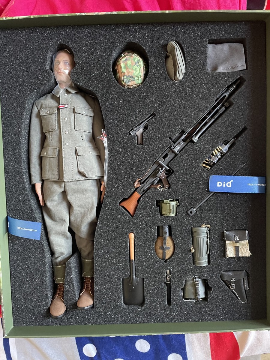 DID 1/6 WWII German 12th SS Panzer Division MG42 Gunner Otta
