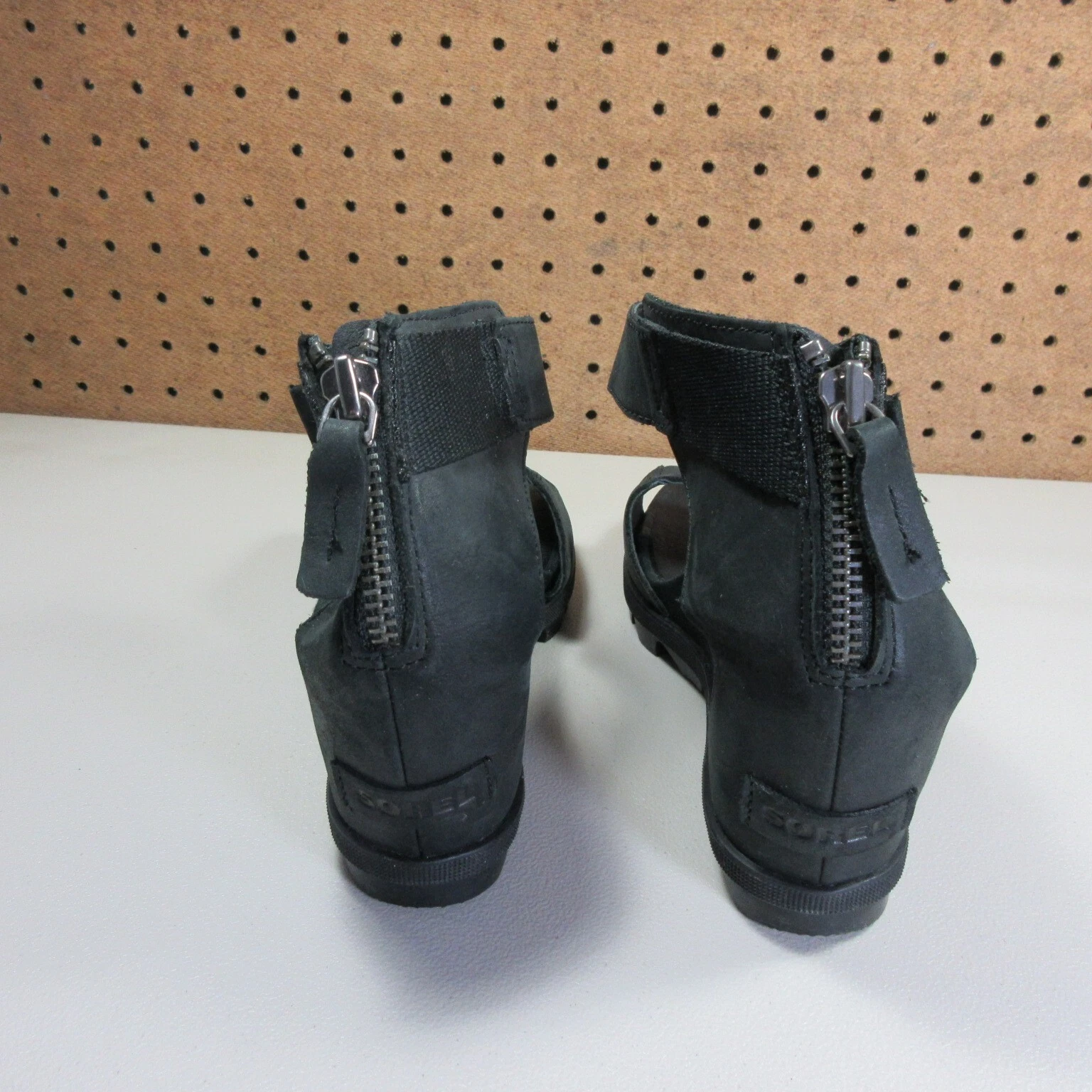sorel dark black joanie ii wedge open ankle strap euc shoes