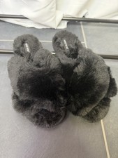 Nine West women  s Black Faux Fur Slide Slippers medium 7-8 