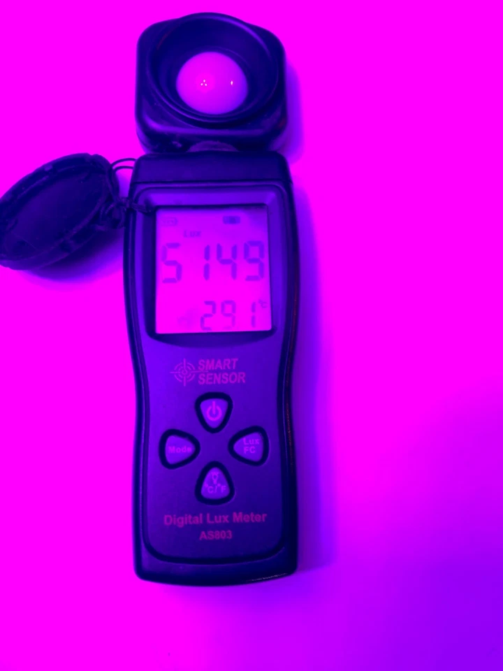 Cubo espacial sigiloso ECO NEGRO con luz de crecimiento LED e higrómetro ¡usa solo 10 vatios! Foto 3 de 4