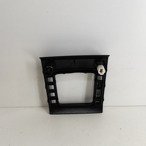 VOLKSWAGEN AMAROK 2H Gear Shifting Level Plastic Trim 2H0863681 2019 RHD - Picture 2 of 9