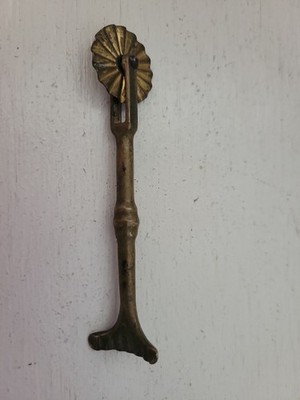 Vintage Brass Pie Crimper Dough Cutter Wheel PRIMITIVE KITCHEN TOOL