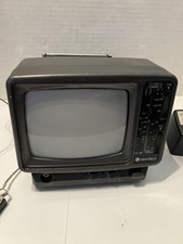 TV portátil para juegos vintage de 5” modelo Newtech TV-7R blanco y negro + radio