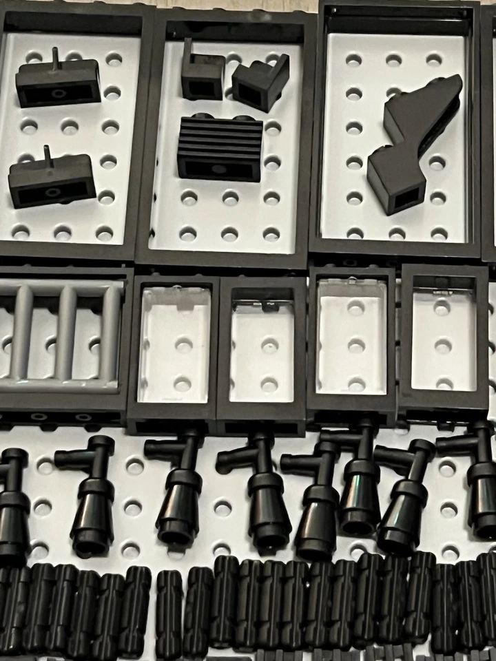 LEGO Negro Lote a Granel 600 Piezas Puerta Cárcel Ladrillo Ventanas Pared Pendiente Castillo Star Wars Foto 4 de 4