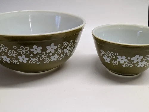 PYREX Spring Blossom crazy daisy set of 2  nesting mixing bowls #401 #403