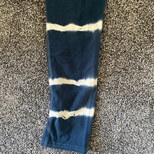 Bloom Women’s Size Medium Blue W/ Tie Dye Stripes Leggings - Picture 4 of 11