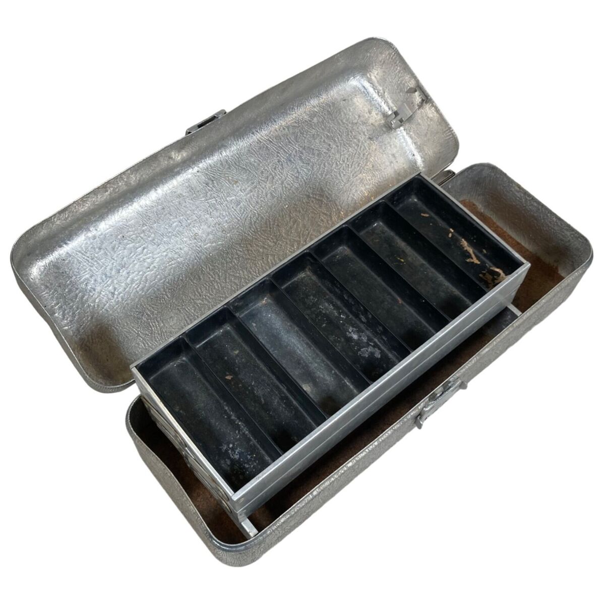 Vtg UMCO Model 400 Aluminum Silver Fishing Tackle Box 2 Tier Vtg UMCO Model 400 Aluminum Silver Fishing Tackle Box 2 Tier