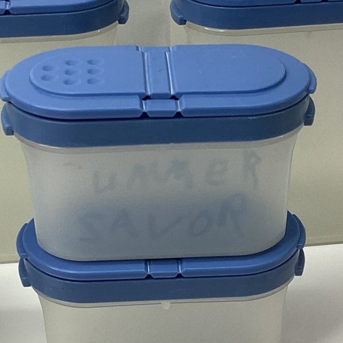 Lote Tupperware Modular Mates Spice Shakers 1843 1946 contenedores de almacenamiento azul - Imagen 2 de 8