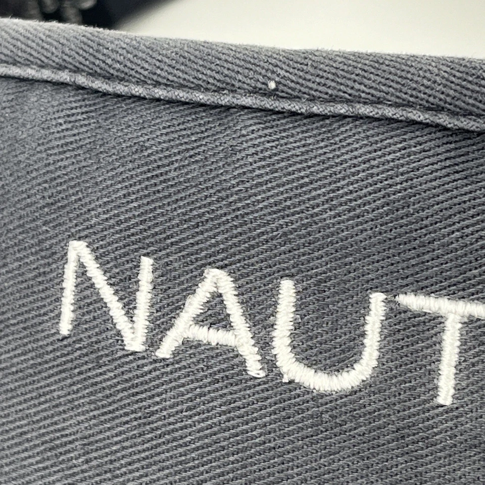 De colección Años 90 Y2K Nautica Visera Sombrero - Correa Trasera Desteñida Azul Marino Exterior Gorra para el Sol En muy buen estado Foto 3 de 4