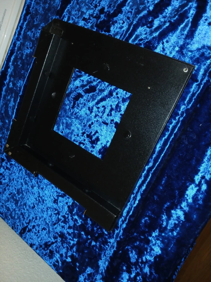 Dispositivo de enmascaramiento 4x5" para ampliadores 4x5 apertura máxima 5"x5" BESELER 45M Omega D2-D6  Foto 4 de 4