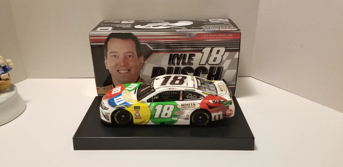 Preços baixos em Carros de corrida Kyle Busch Toyota de metal