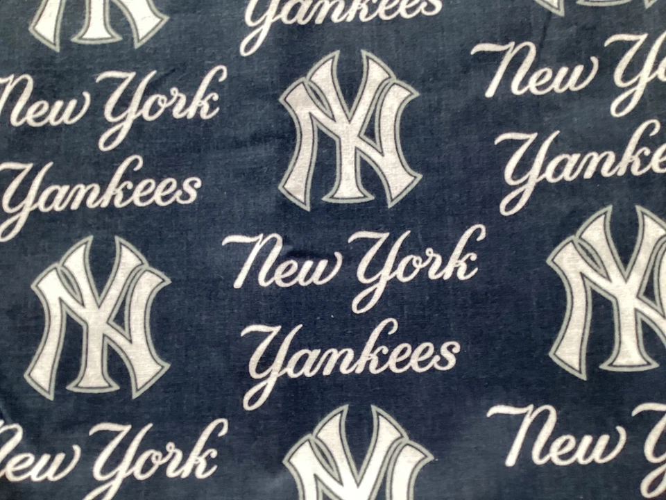 MLB NEW YORK YANKEES NAVY BLUE FABRIC 2 YARD PIECE 100% COTTON 58" WIDE NEW!! - Image 2 of 4