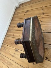 Antiker Indischer Alter Handgefertigter Niedriger Bajot Couchtisch aus Holz