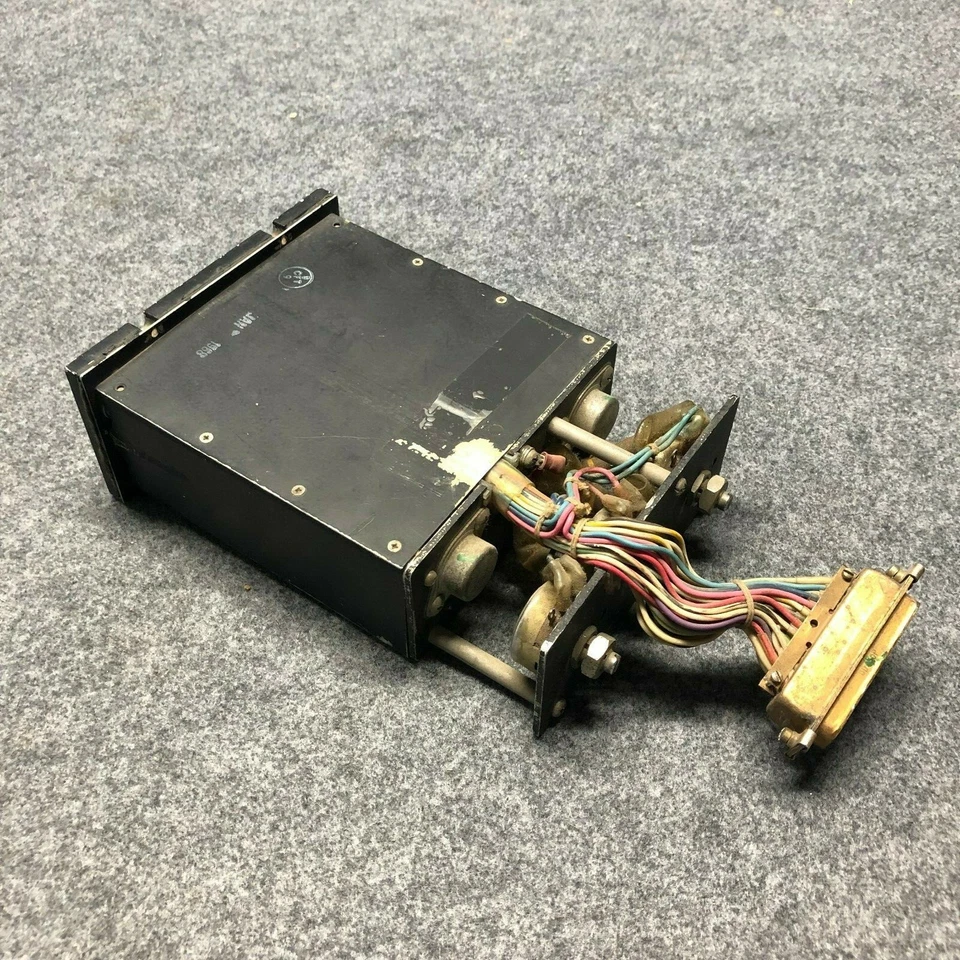 Cessna音频控制开关面板  — 第 3/4 张图片